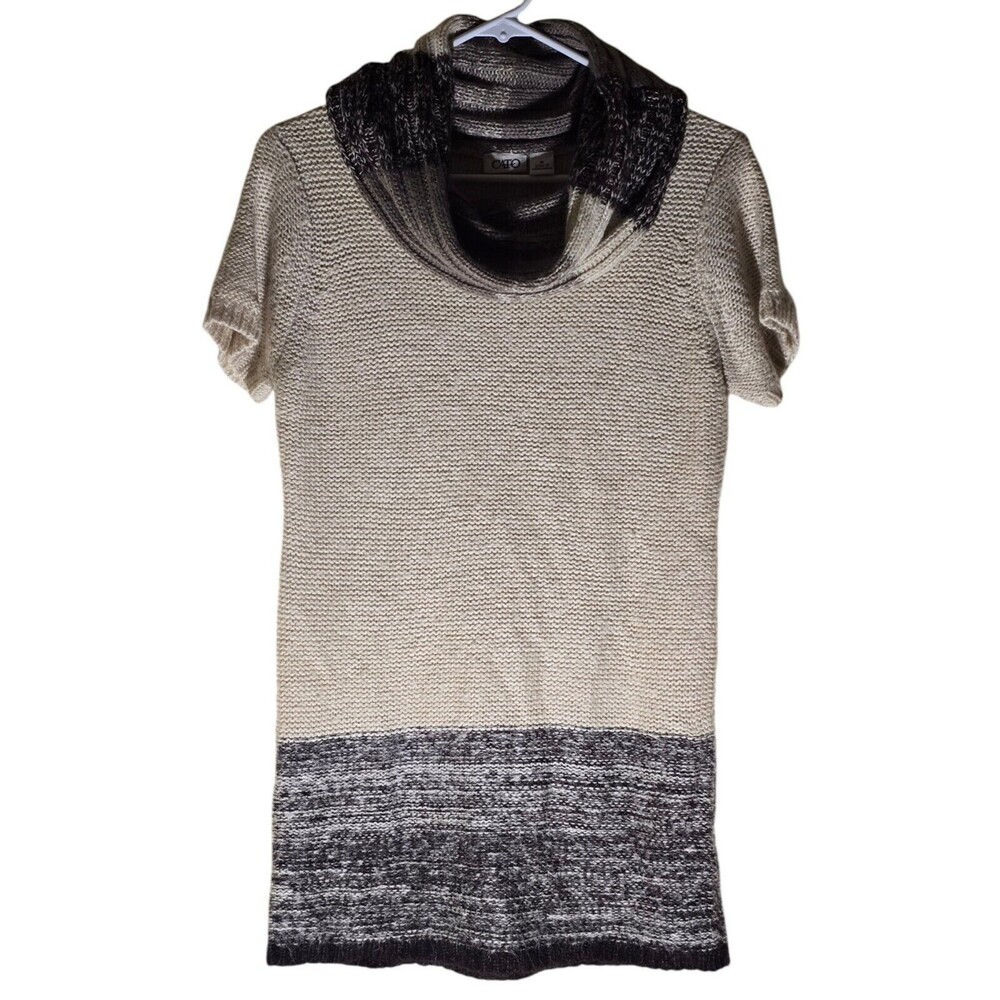 Cato Short Sleeve Sweater Long Nuetral Womens Sz Medium Pit to Pit 16 Length 31